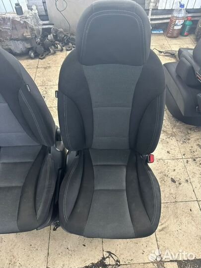 Сиденья комплект Hyundai I30 GD 1.6 G4FG 2012-2017