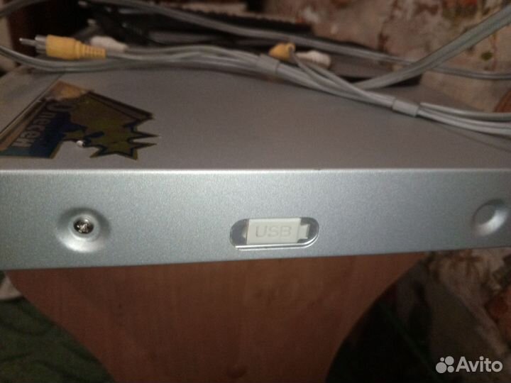 Dvd проигрыватель и роутер TP-Link