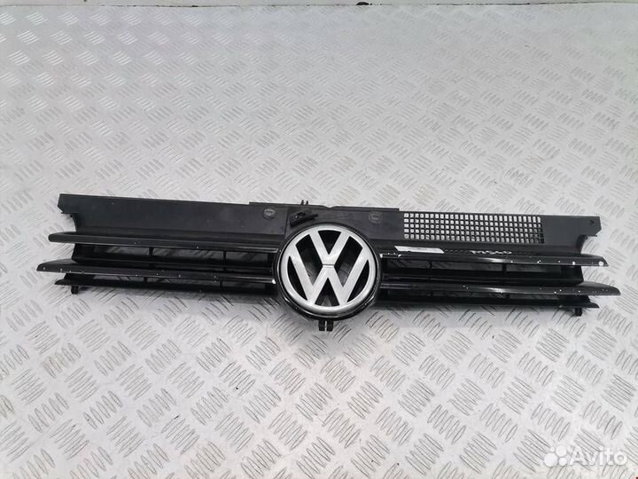 Решетка радиатора Volkswagen Golf 4 2001