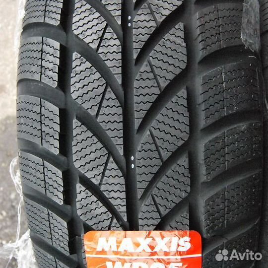 Maxxis WP-05 ArcticTrekker 195/50 R15 86H