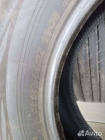 Yokohama S220 225/65 R17