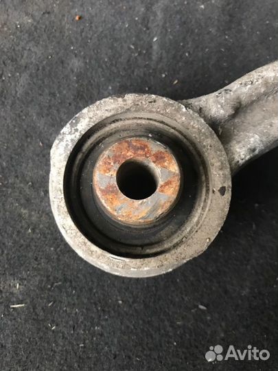 Рычаг подвески передний левый Volvo S60