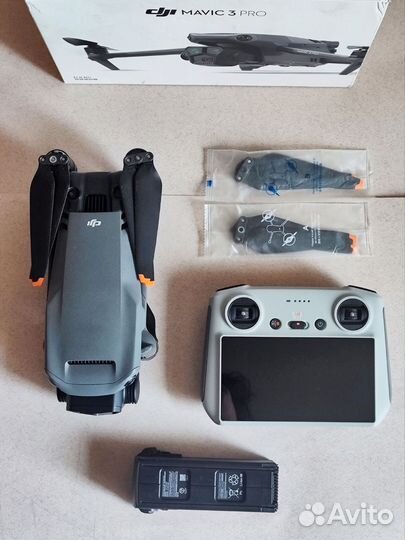 Квадрокоптер DJI Mavic 3 PRO + аккумулятор