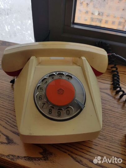 Старый телефон