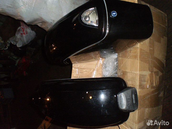 Пластиковые мото кофры с ключом и фонарями