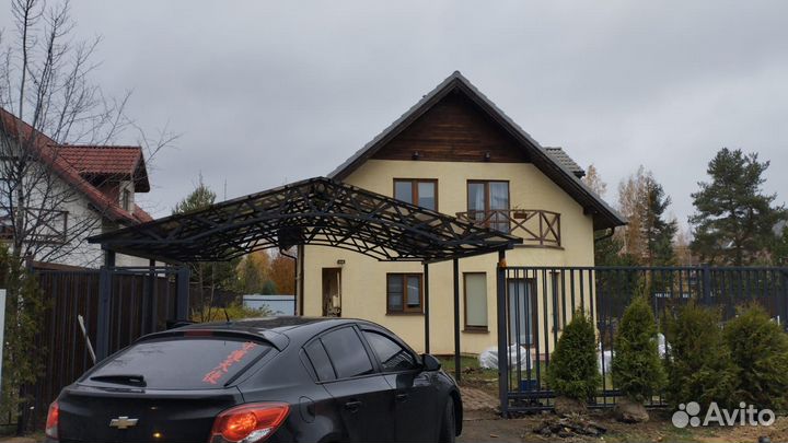 Навесы из поликарбоната для парковки