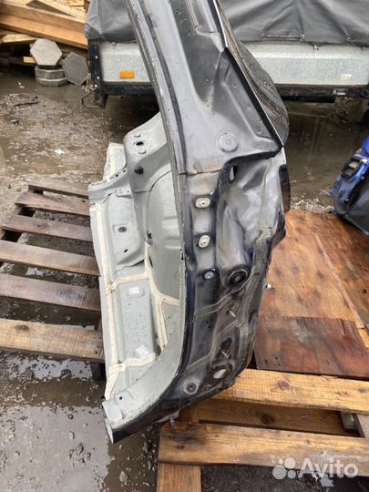 Крыло Б/У kbyw70410