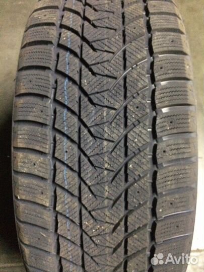 Tri Ace Snow White 295/35 R21