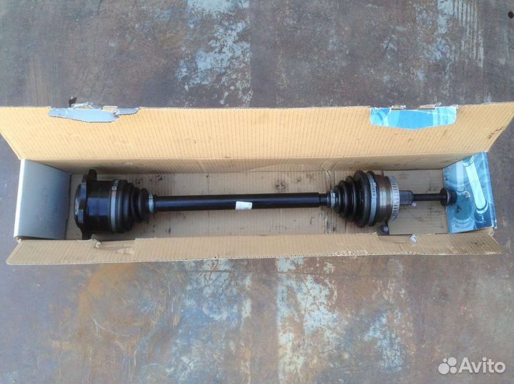 Приводной вал в сборе VAG