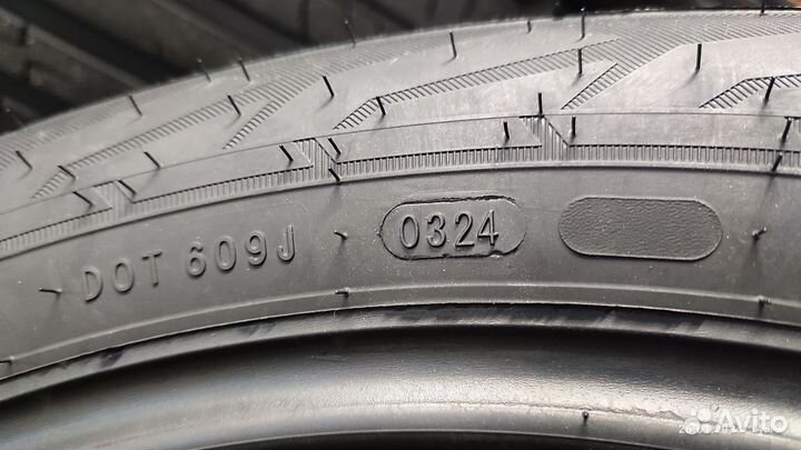 Ikon Tyres Nordman 7 SUV 215/60 R17 100T