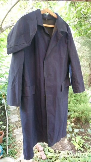 Плащ прорезиненный