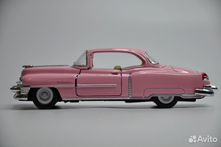 Модель автомобиля Cadillac Series 62 Coupe металл