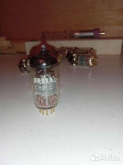Радиолампы Tesla e88cc