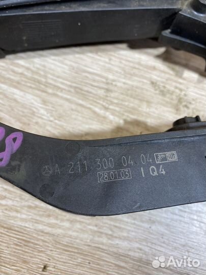 Педаль газа Mercedes W209 301088