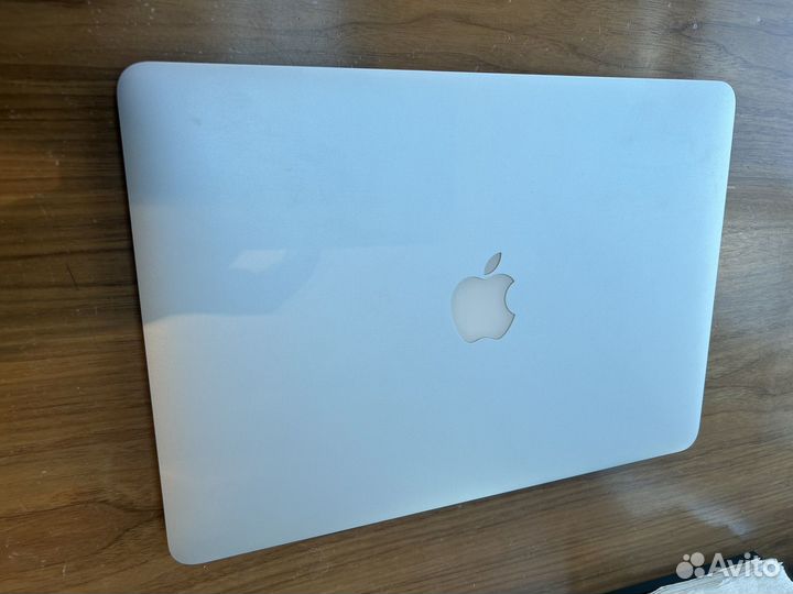 MacBook Air (13-inch, 2017)