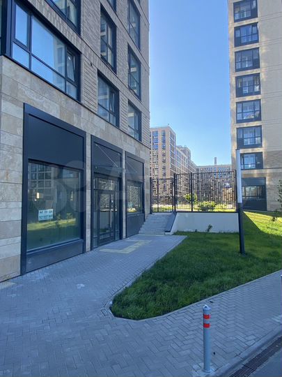 Угловое видовое помещение, 90 м²