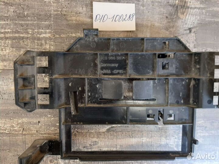 Кронштейн блока управления двигателем Skoda Rapid