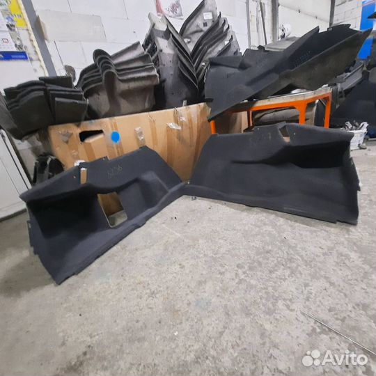 Мерседес 211 обшивка багажника