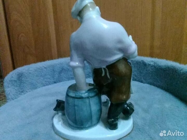 Фарфоровая статуэтка Кот и повар,Лфз