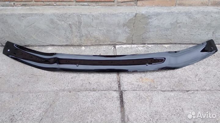 Мухобойка (дефлектор капота) Toyota Hilux