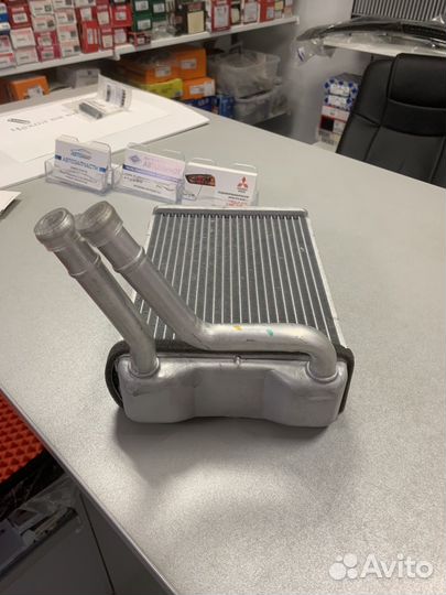 Радиатор отопителя салона mitsubishi pajero