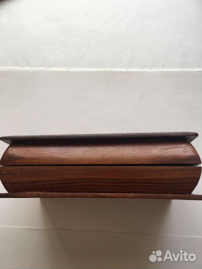 Деревянная шкатулка