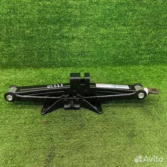 Домкрат Kia Sportage 3 2013 091102Y000