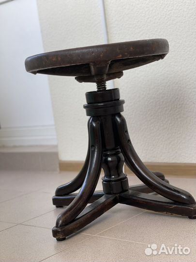 Стул для пианино винтовой