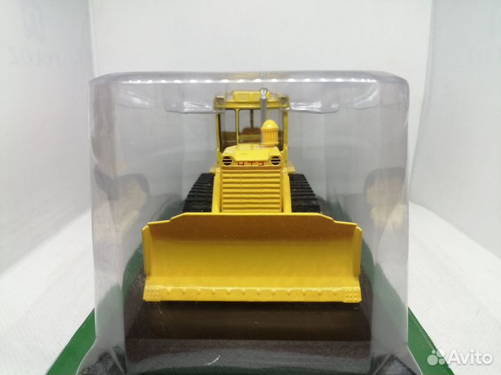 Модель Гусеничный трактор-бульдозер Т-130