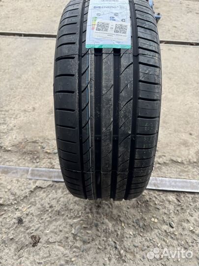 Roadking Argos UHP 235/45 R18