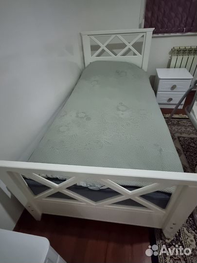 Кровать односпальная