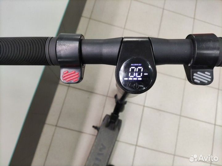 Электросамокат Midway 0810