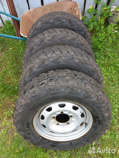 Kumho Road Venture MT71 225/75 R16