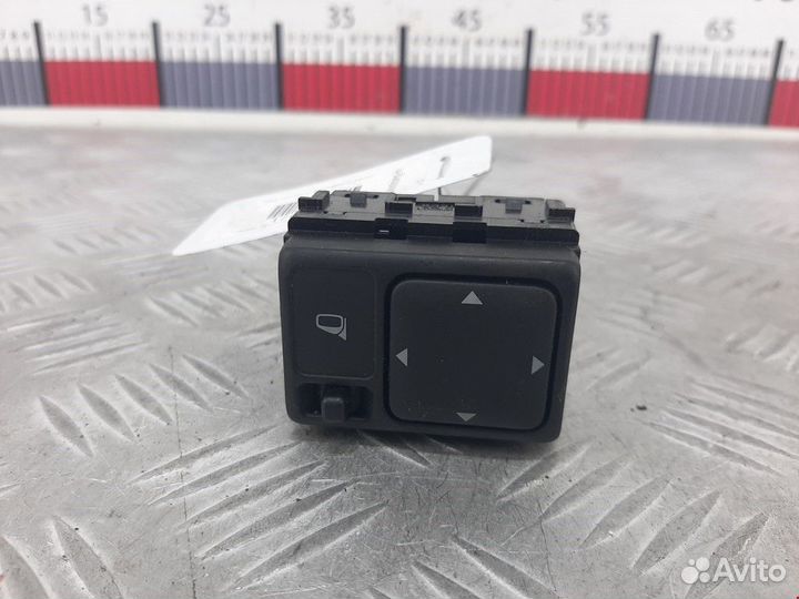 Кнопка (выключатель) Nissan Pathfinder R51 2006