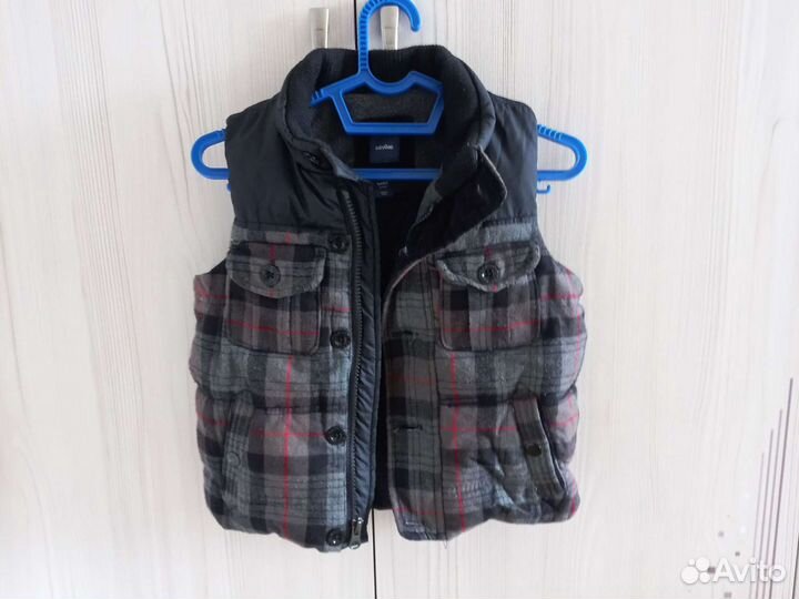 Жилет для мальчика GAP. Р-р 3