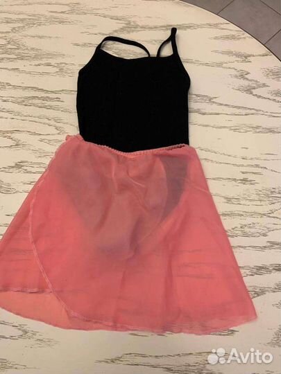 Купальник, юбочка и чешки на 3-4 года