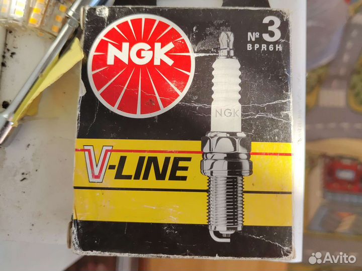 Свеча зажигания NGK BPR6H 4шт