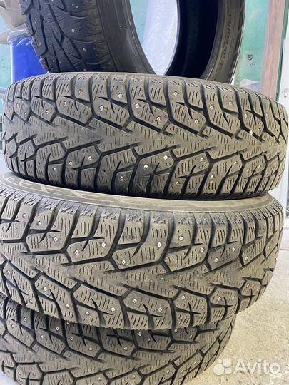 Yokohama IceGuard Stud IG65 215/65 R16 102T