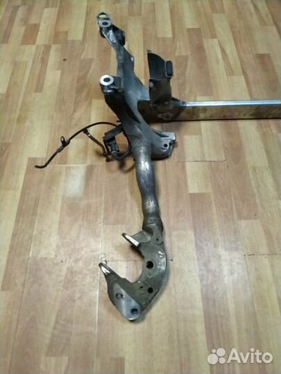 Подрамник передний Audi Q5 8R ауди ку5