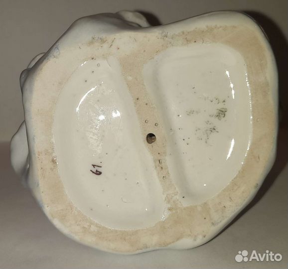 Фарфоровая статуэтка: Лебедь. Маркировка 61