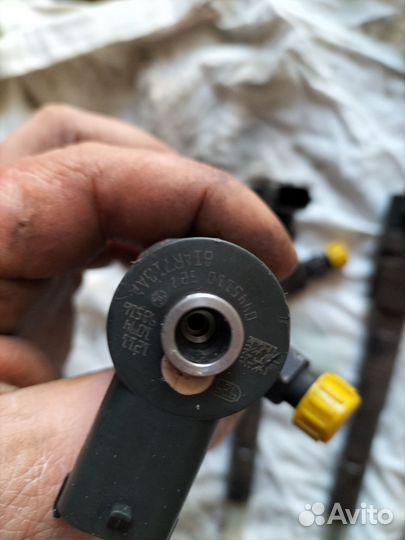 Форсунка Bosch 0445110327 Opel 2.0