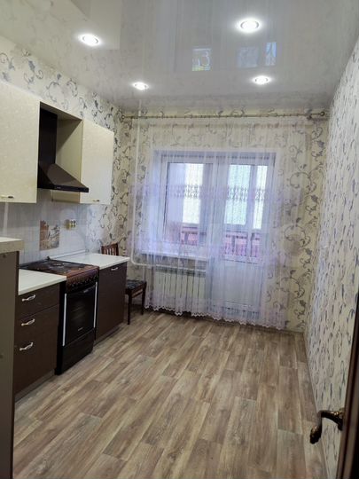 2-к. квартира, 65 м², 3/16 эт.