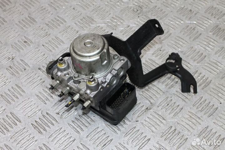 Блок ABS Honda Civic 8 FD1 4D R18A 1.8 л