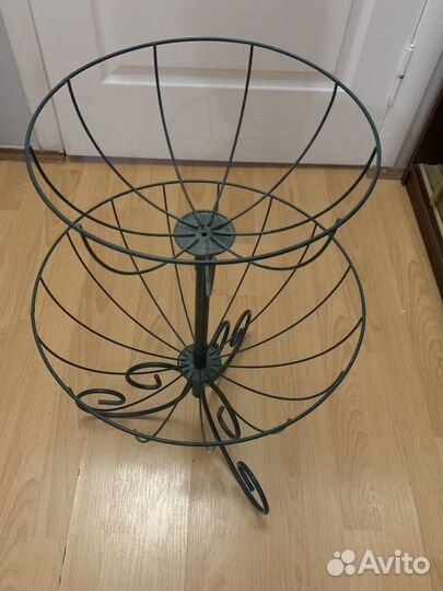 Подставка под цветы кованая