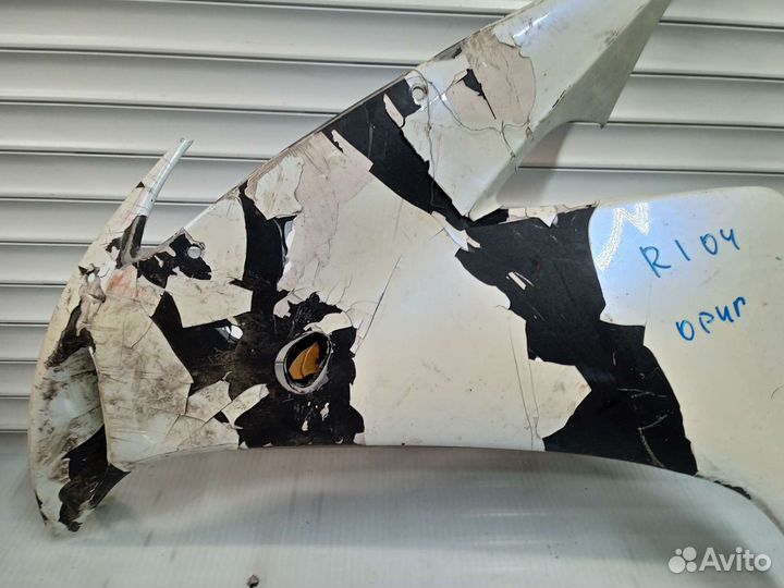 Yamaha R1 2004-2006. Пластик боковой