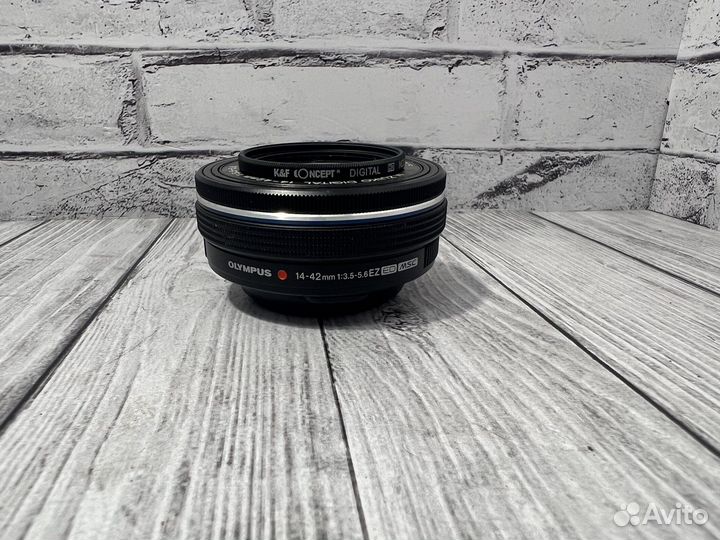 Объектив Olympus M.Zuiko Digital 14-42mm 1:3.5-5.6