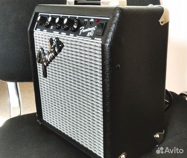Комбик fender frontman 10G