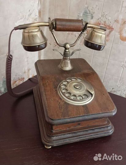 Старинные телефоны