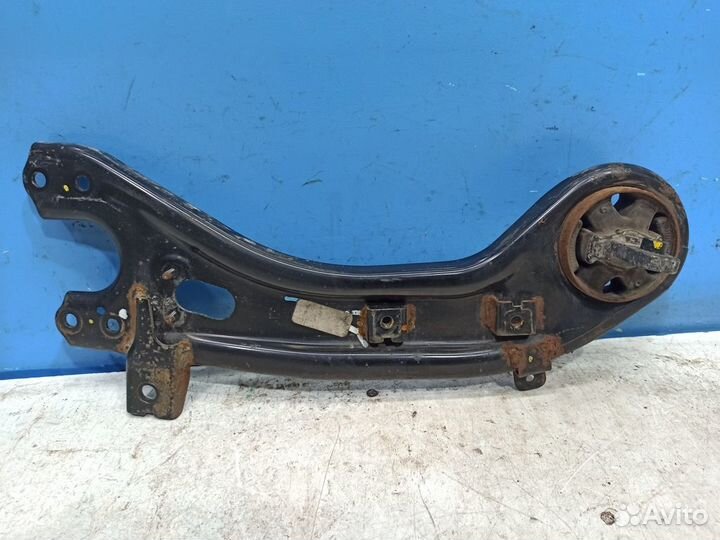 Рычаг задний продольный левый Hyundai Santa Fe 3