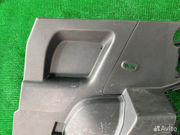 Обшивка багажника прав. Toyota Fj cruiser